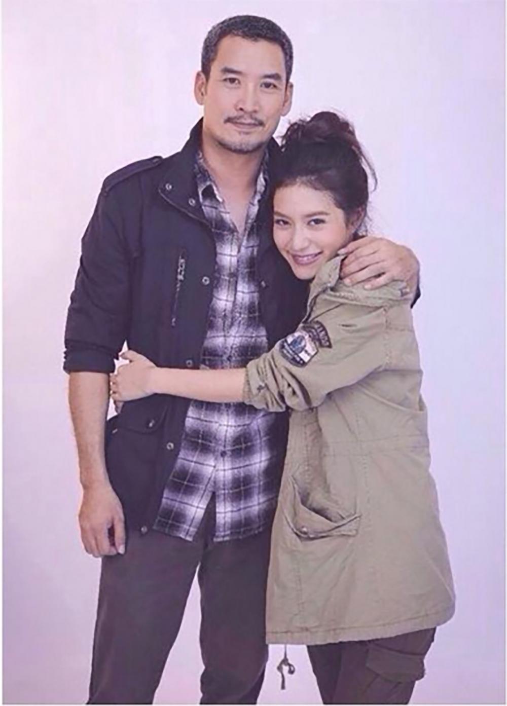 หนูนากอดคุณพ่อ