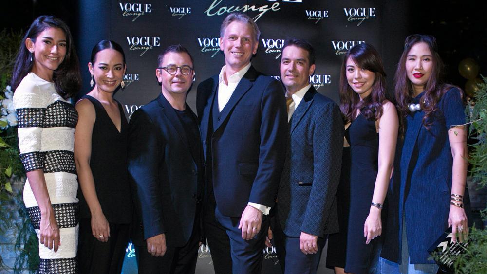 หนึ่งขวบ แกรี่ โรบินสัน และ โทมัส เดเลดาล จัดงานฉลองครบรอบ 1 ปี “VOGUE LOUNGE” ร้านอาหารบาร์สุดหรูได้รับแรงบันดาลใจนิตยสาร VOGUE โดยมี วินเซนท์ เธียร์รี, จริดา โยฮารา, สิริโสภา จุลเสวก และ พิมพิศา จิราธิวัฒน์ มาร่วมงานด้วย ที่ตึกมหานคร คิวบ์ วันก่อน.