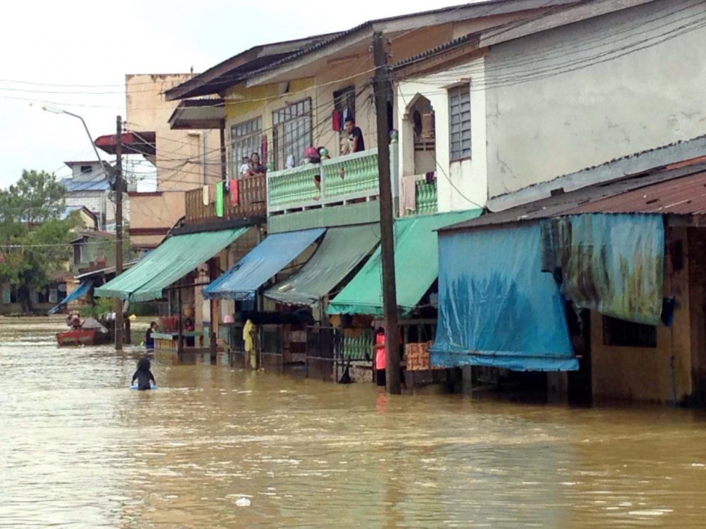 ท้องฟ้าแจ่มใส ที่นราธิวาสฝนหยุดตกแล้ว