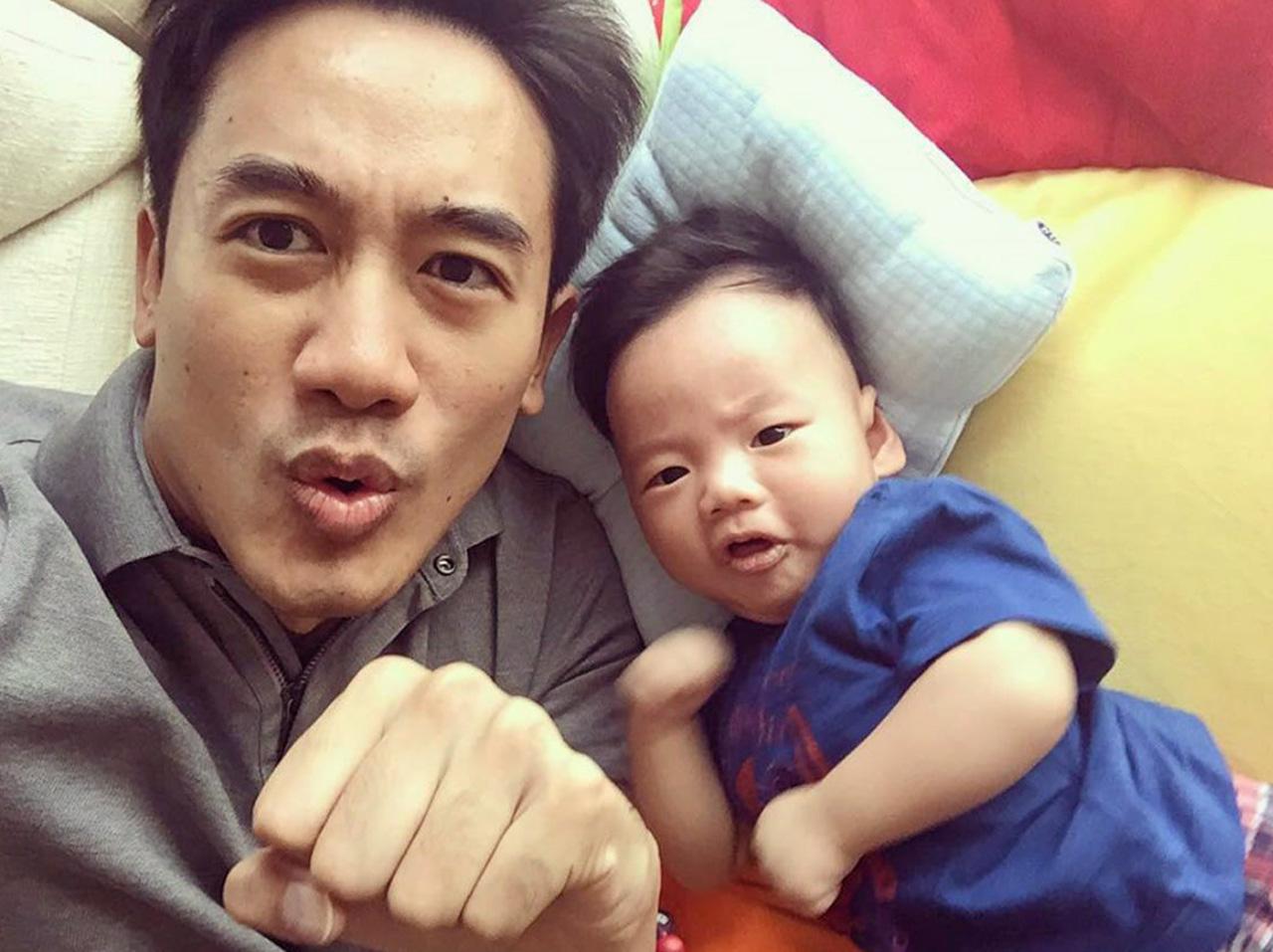 แอ็กชั่นคู่พ่อก้องกับน้องเรย์.