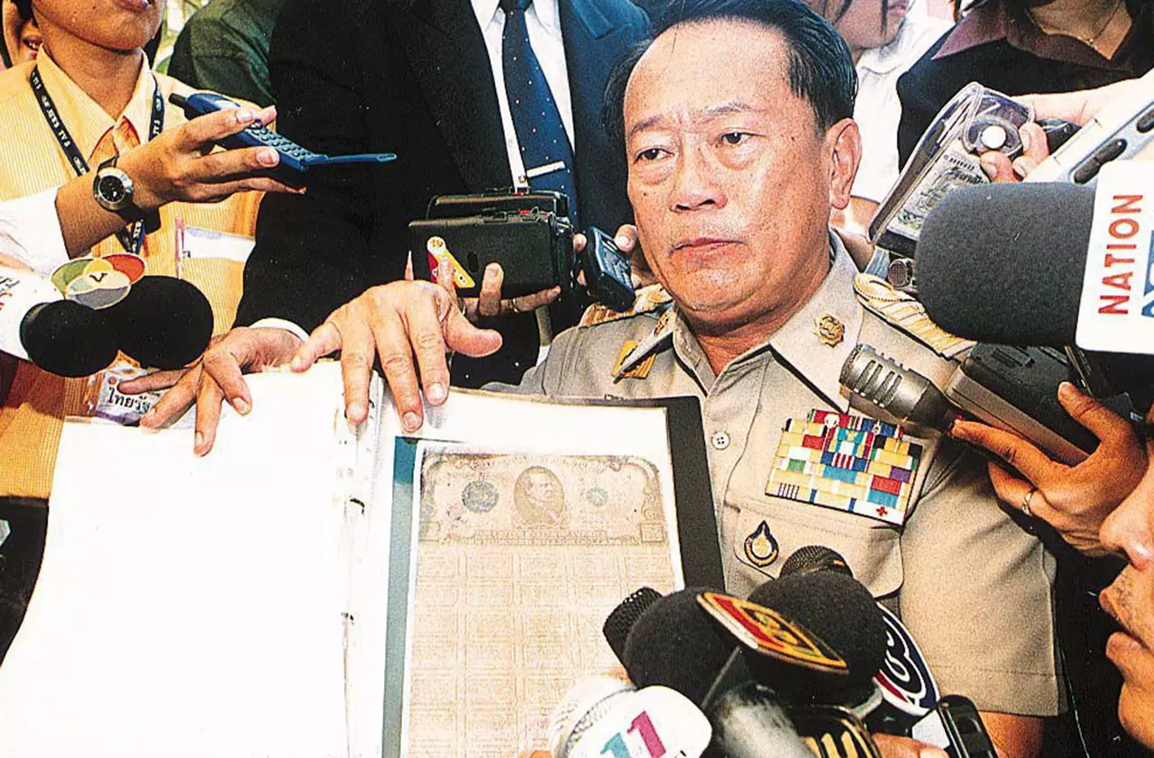 ย้อนรอยตื่นทองมหาขุมทรัพย์ 'ถ้ำลิเจีย' กับ 'ความลับ' ของ 'โกโบริน'