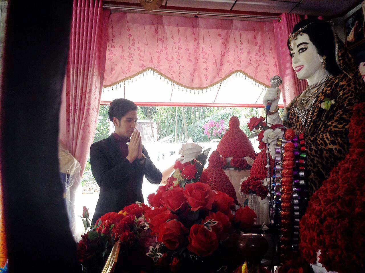 ทายาทพุ่มพวง เสี่ยงเซียมซีวันเกิดได้เลข 606