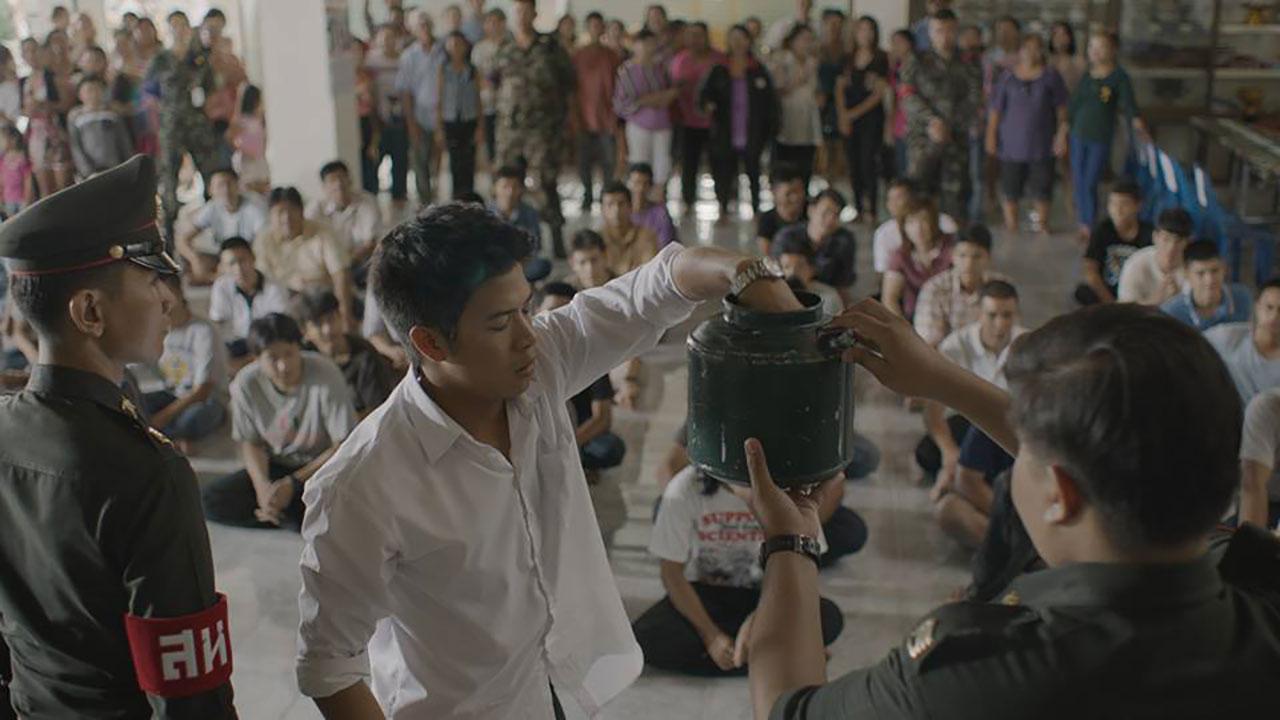 ระบบจับใบดำใบแดงอำพราง!? เพื่อไปเป็นทหาร เรื่องที่หลายคนในสังคมไทย รู้ๆ กันดีแต่เลือกที่จะนิ่งเงียบ! อั้ม ถิร ตีบทแตกกระจุยใน พี่ชาย My Hero หรือ How To Win At Checker (Everytime)