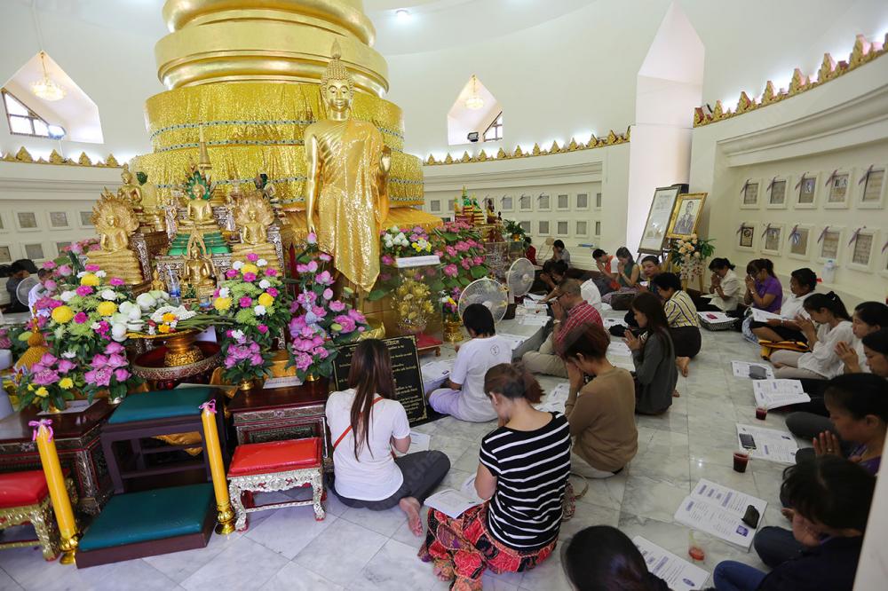 ร่วมกันสวดมนต์รับปีใหม่ไทย