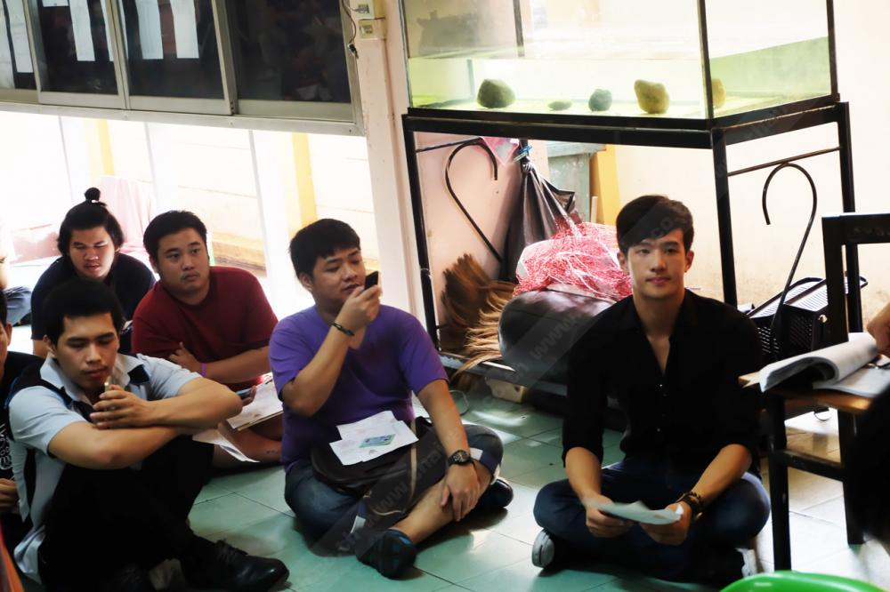 บรรยากาศระหว่างการยื่นผ่อนผันทหารของเจมส์ มาร์