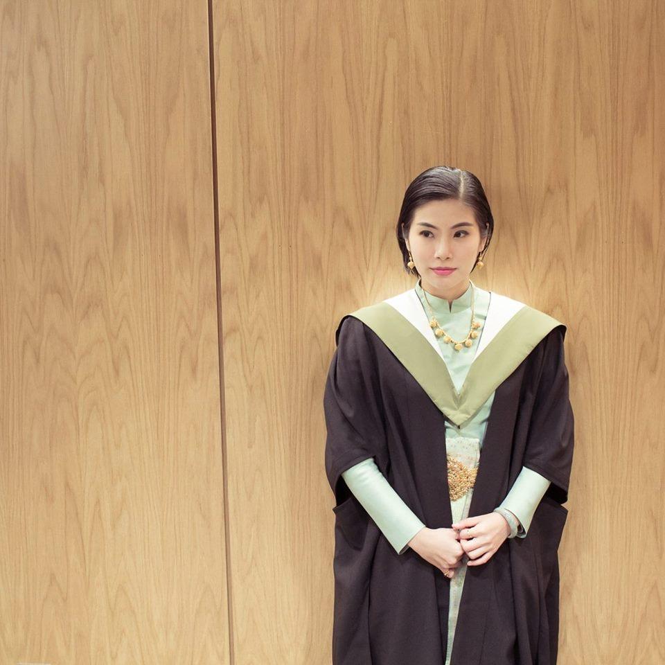 ชุดไทยบรมพิมานตัดเย็บโดยคุณป้าของหมอ