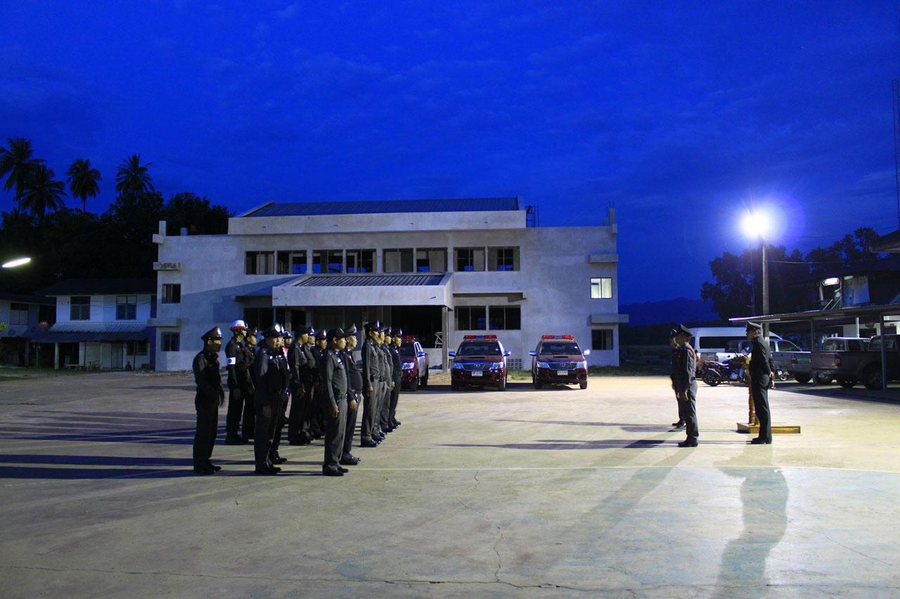 อาคารโรงพักหลังใหม่ของ สภ.บ้านติ้ว ซึ่งเป็นภาพที่อยู่ระหว่างการก่อสร้าง