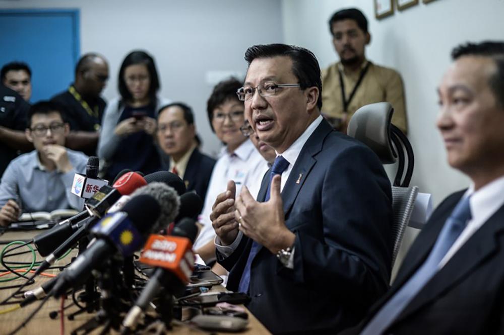 นายเหลียว เทียง ไล่ รมว.คมนาคมมาเลเซีย แถลงข่าว