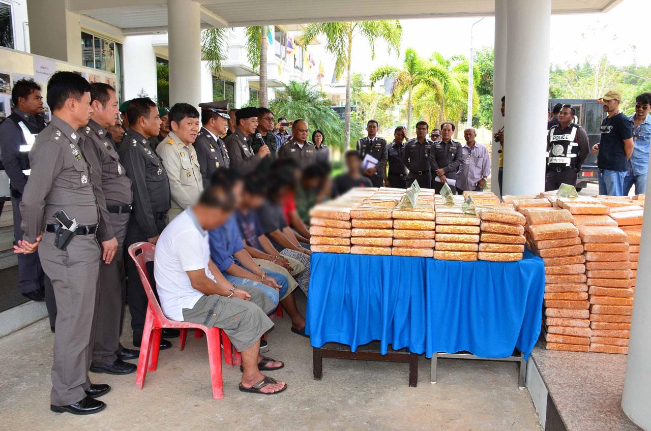 จับกัญชาลอตใหญ่ ค่า 450 ล้านบาท