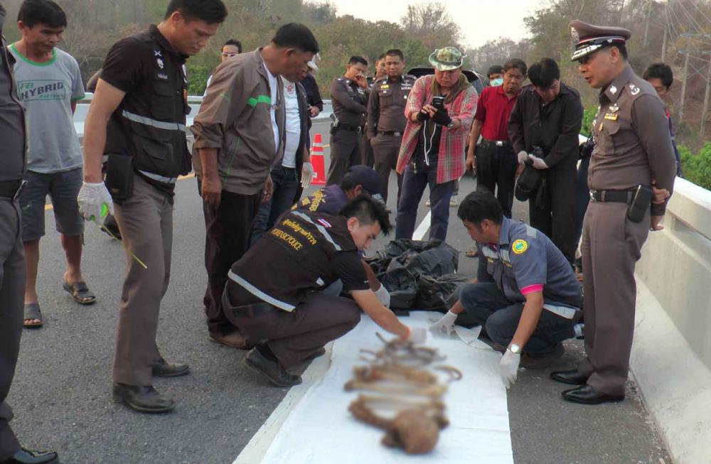 โครงกระดูกใต้สะพาน จ.แพร่ ที่ตร.ตรวจพบ ยังไม่ทราบว่าเป็นใคร ยังต้องเร่งชันสูตรพลิกศพ