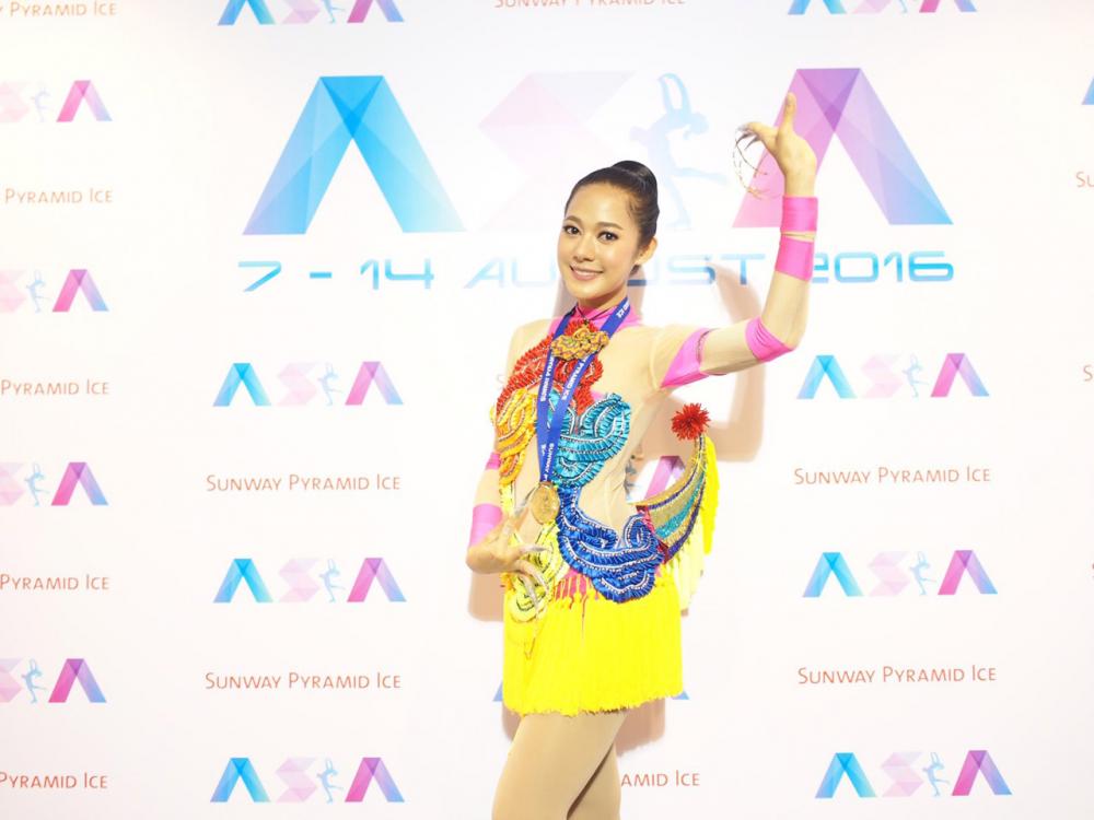 สวยงามตามแบบฉบับนาฎศิลป์ไทยผสมผสานกับไอซ์สเก็ต
