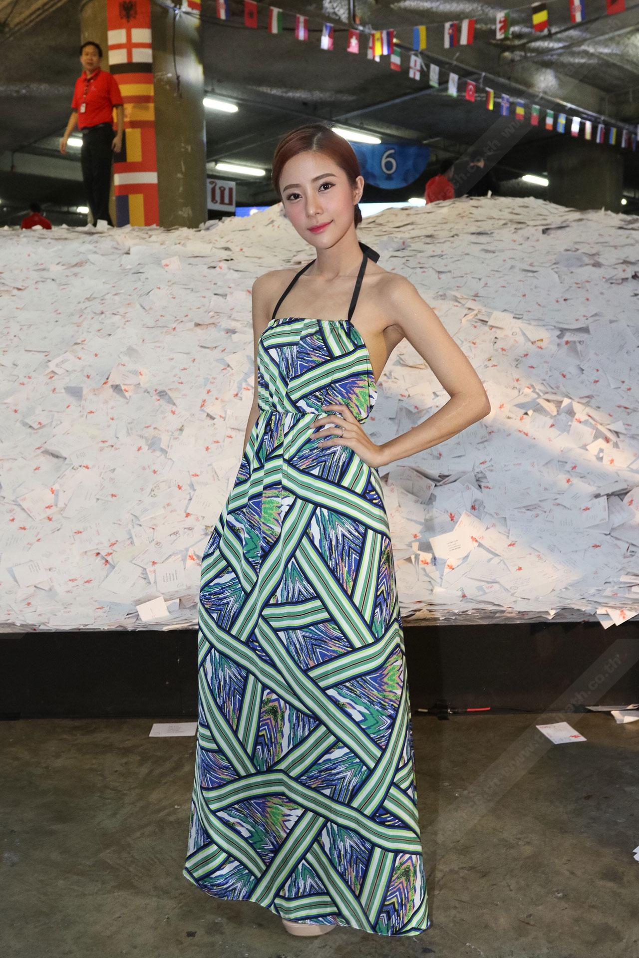 แจม ชรัฐฐา อิมราพร หรือ แจม เนโกะ จัมพ์ พี่สาวฝาแฝดของสาวเนย
