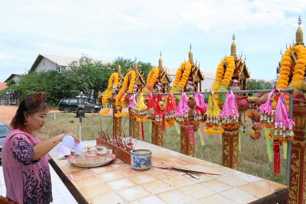 ศรัทธาส่วนตัว “เจ๊สุทธินี”.