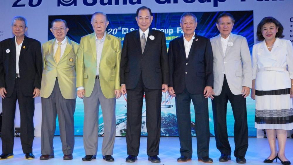 อย่าพลาด บุณยสิทธิ์ โชควัฒนา, บุญชัย โชควัฒนา และ บุญเกียรติ โชควัฒนา เปิด “สหกรุ๊ป แฟร์ ครั้งที่ 20” งานจำหน่ายสินค้าในเครือสหพัฒน์ จัดถึง 3 ก.ค. โดยมี ปกรณ์ โชควัฒนา และ ศิรินา โชควัฒนา ปวโรฬารวิทยา มาร่วมงานด้วย ที่ศูนย์การประชุมแห่งชาติสิริกิติ์ วันก่อน.