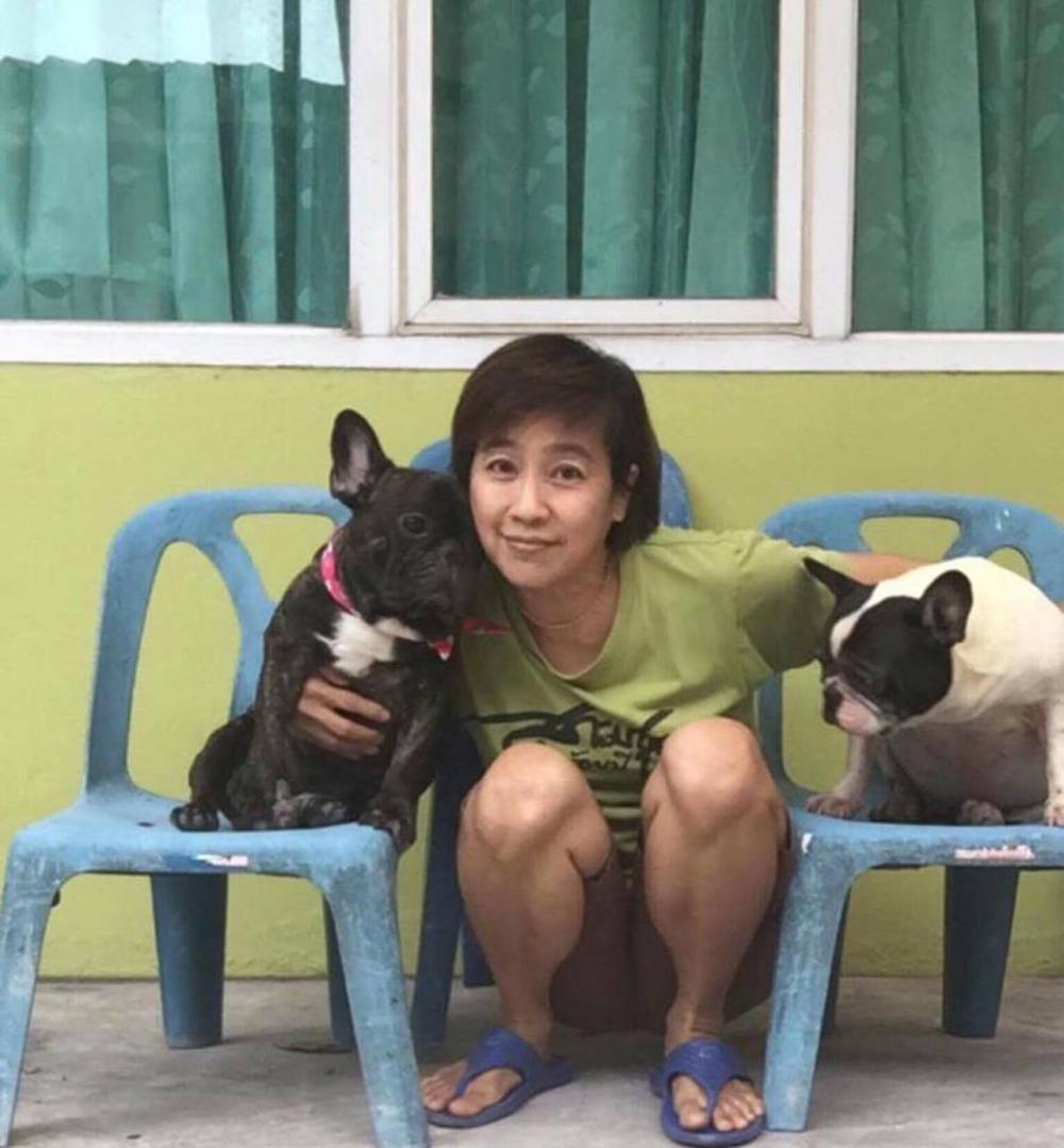 พวกเราถ่ายกับคุณแม่เล็กครับ