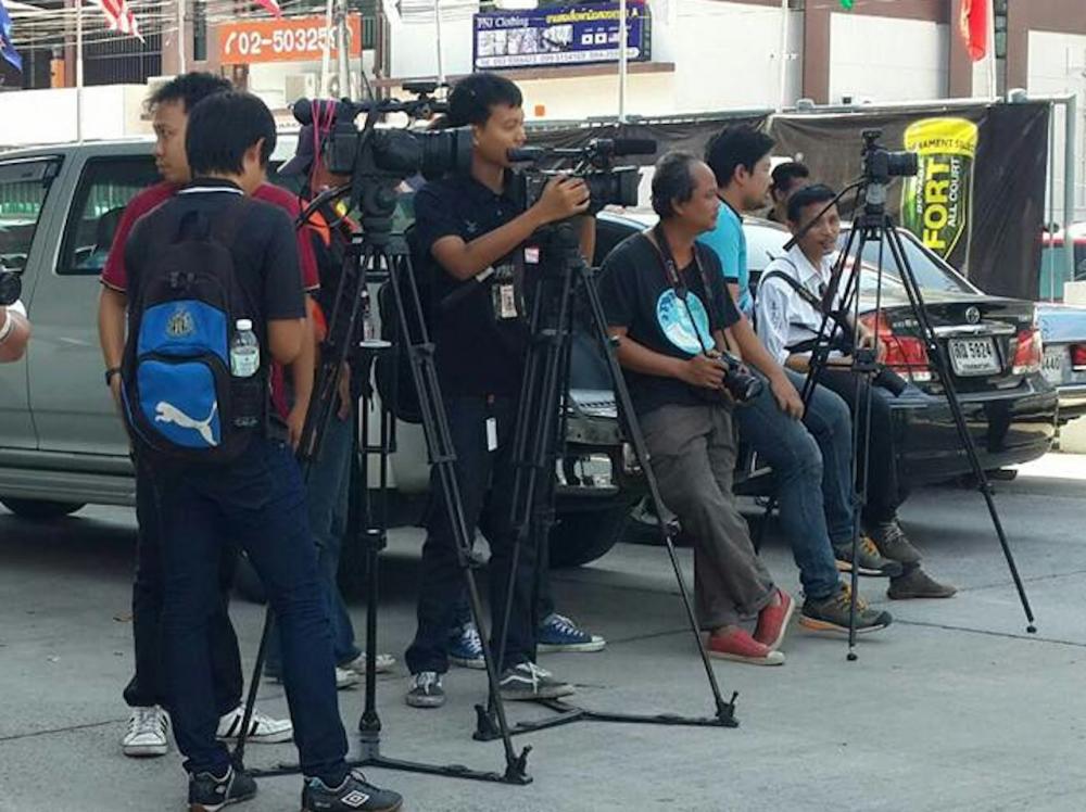 กองทัพสื่อมวลชนที่เข้ามาร่วมสังเกตุการณ์ในครั้งนี้