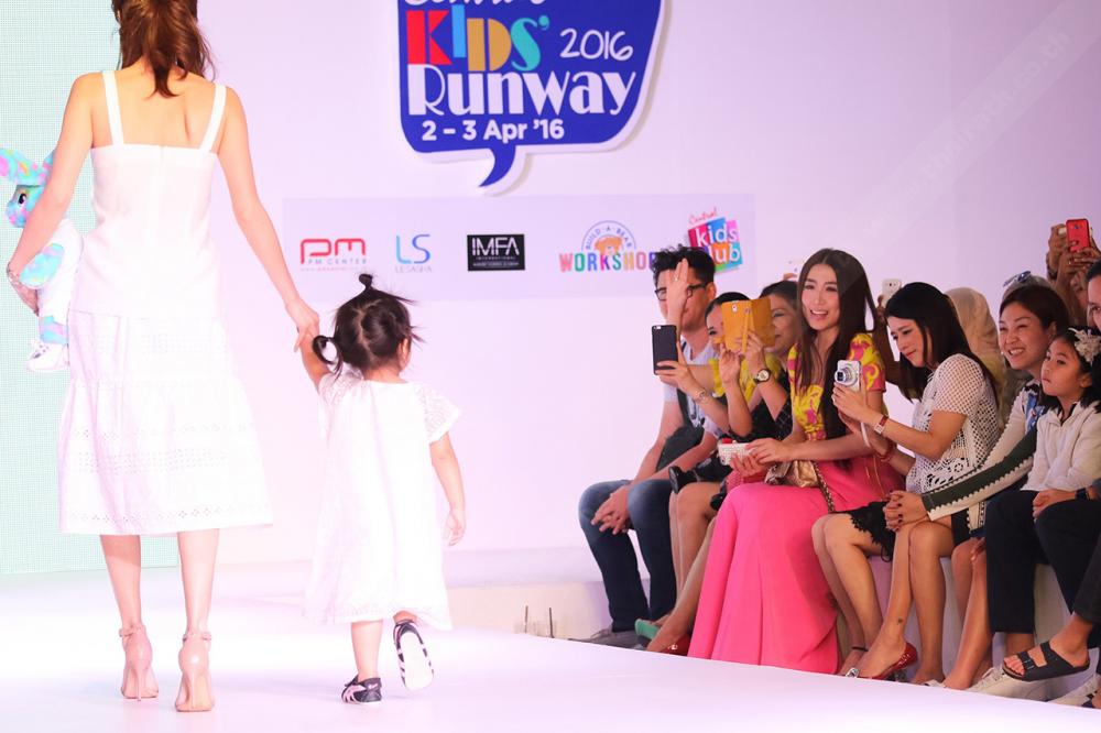เบื้องหลังสองแม่ลูก