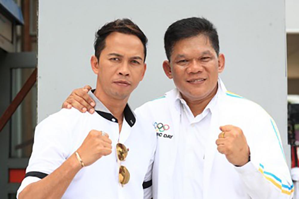 สมจิตร จงจอหอ รับบท จ่ายิ่ง
ขาวผ่อง ทวี อัมพรมหา รับบท ครูแก้ว