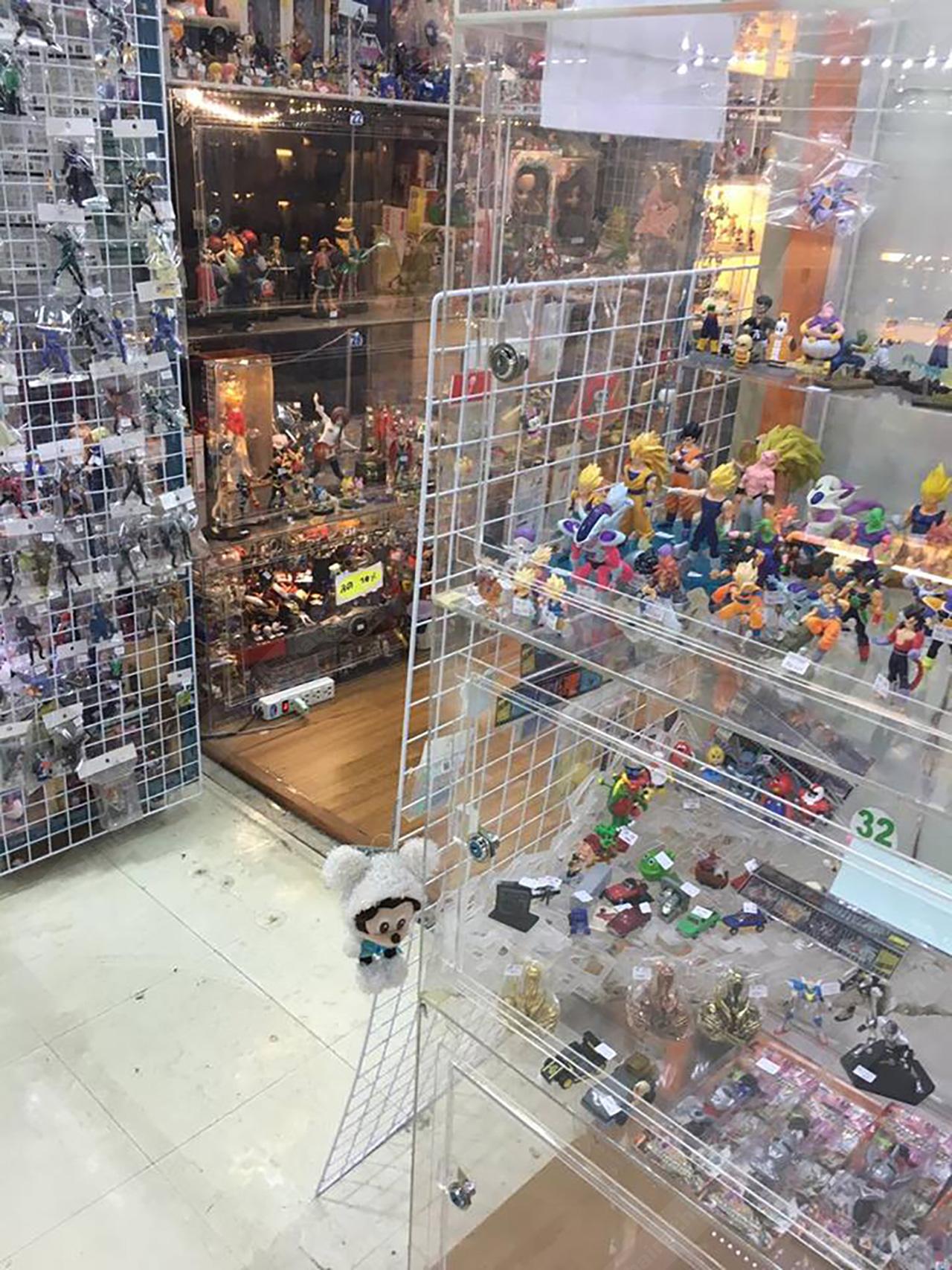ร้านขายการ์ตูนโมเดล ศูนย์การค้าย่านงามวงศ์วาน