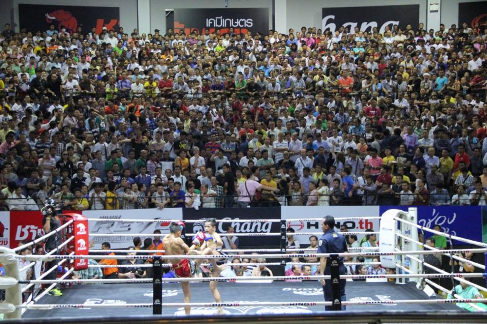 บรรยากาศในสนามมวยลุมพินี รามอินทรา