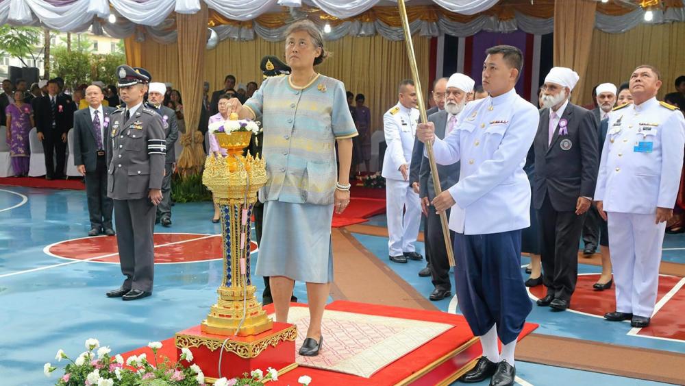 สมเด็จพระเทพรัตนราชสุดาฯ สยามบรมราชกุมารี เสด็จพระราชดำเนินไปทรงเปิด “อาคารเรียนโรงเรียนมินเดอร์พัฒนาศึกษา” ณ โรงเรียนมินเดอร์พัฒนาศึกษา เลขที่ 33/1 ซอย 53/1 ถนนพัฒนาการ เขตประเวศ เมื่อวันที่ 1 มิถุนายน.