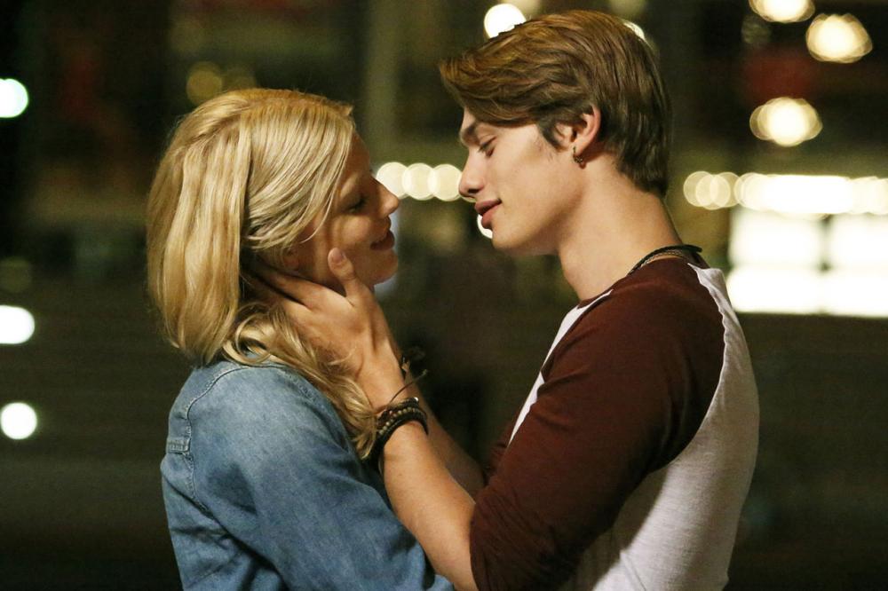 พระนางของเรื่อง (ซ้ายไปขวา) Keenan Kampa, Nicholas Galitzine