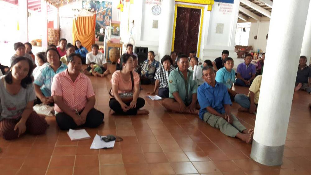 เกษตรกรร่วมรับฟังด้วยความสนใจ หันมาทำการเกษตรทฤษฎีใหม่