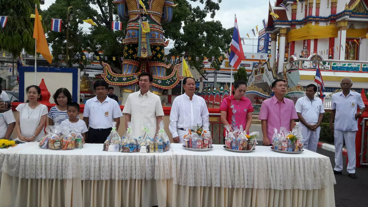 พุทธศาสนิกชนทั่วไทย ร่วมทำบุญ 'วันวิสาขบูชา'