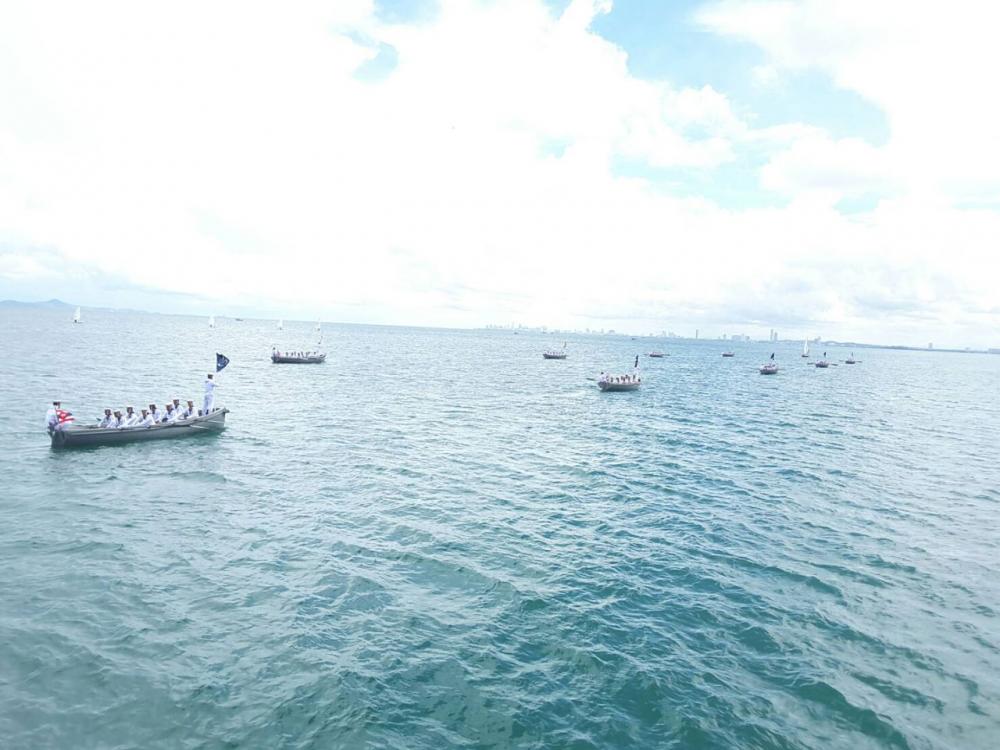 ตรวจพลสวนสนามทางเรือ