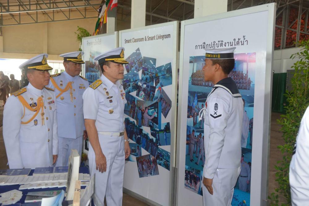 ผบ.ทร.ดูงานของ นร.จ่าใหม่ประจำปี59
