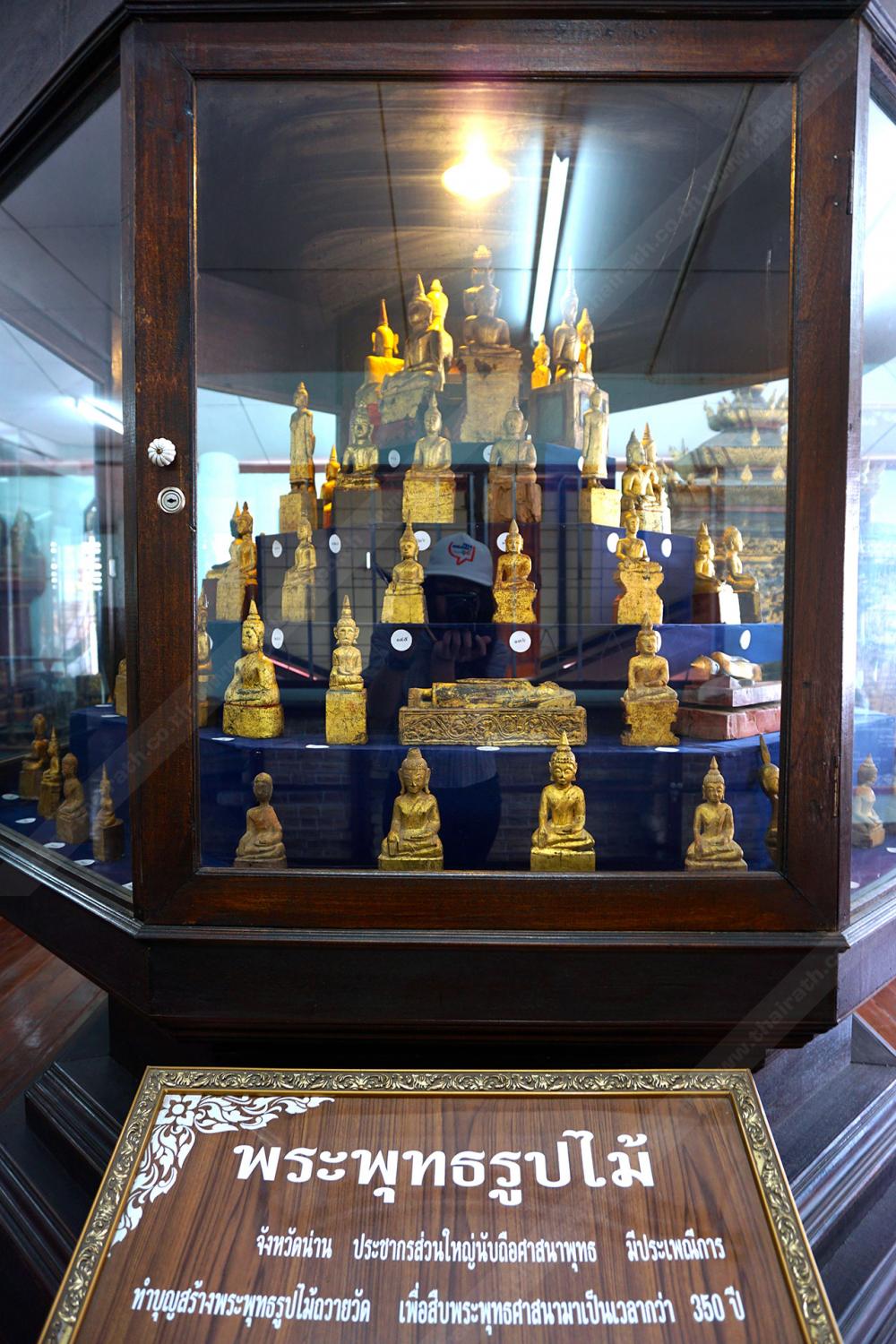 พระพุทธรูปไม้โบราณอายุ 280 ปี