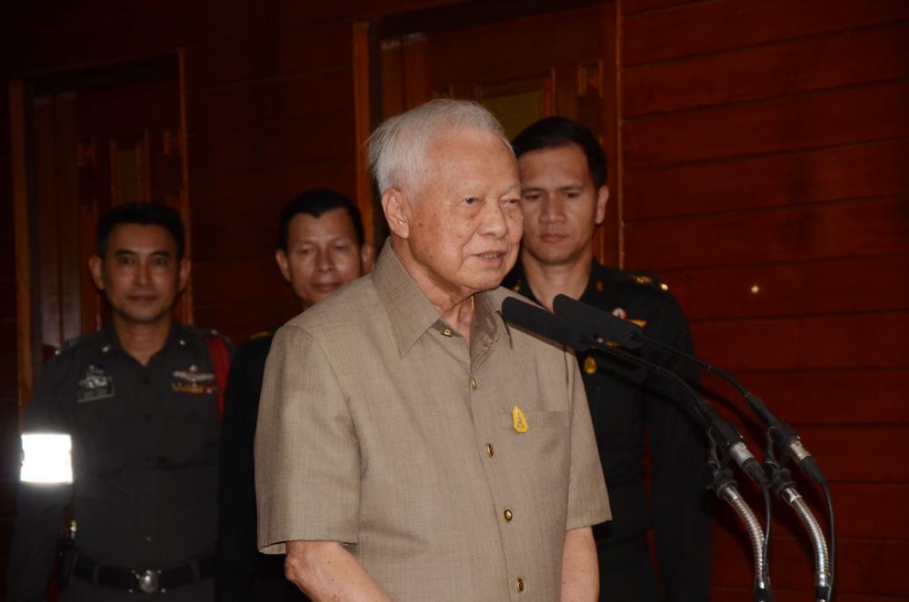 พล.อ.เปรม ติณสูลานนท์ ประธานองคมนตรีและรัฐบุรุษ