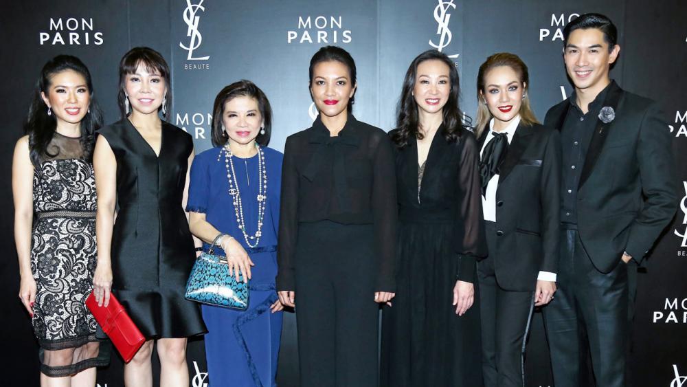 ดมเพลิน ทรงสมร ฮัทเท็ท และ สิรียา ชุณหกิติยานนท์ จัดงาน YSL LOVE VERTIGO เปิดตัว MON PARIS นํ้าหอมใหม่สำหรับผู้หญิงของ YSL โดยมี อนงค์นาฏ อำนวยพล, ชนัดดา จิราธิวัฒน์, สุรีย์ รัตนหิรัญญา และ นภัสสร ภูธรใจ มาร่วมงานด้วย ที่เซ็นทรัล เอ็มบาสซี วันก่อน.