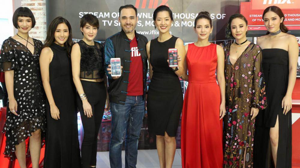 ดูเพลิน แพทริก โกรฟ และ อาทิมา สุรพงษ์ชัย เปิดฟีเจอร์ใหม่ “เพลย์ลิสต์” ของไอฟลิกซ์ สารพัดซีรีส์และหนังให้ชมจัดลิสต์แบบมีศิลปะ โดยมี พิยดา อัครเศรณี, โสภิตนภา ชุ่มภาณี, นท พนายางกูร และ พรพรรณ สิทธินววิธ มาร่วมงานด้วย ที่แกลเลอรี่ ฮอฟ อาร์ต สเปซ วันก่อน.