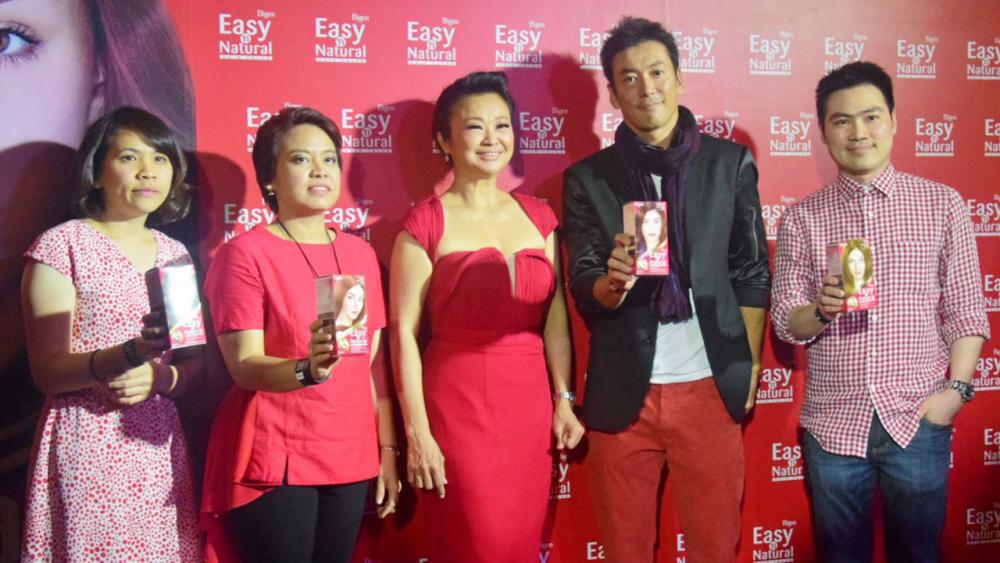 ผมสวยได้ เททสึโอ ทานิกาว่า เปิดตัว “Easy’n Natural” ผลิตภัณฑ์เปลี่ยนสีผมใหม่ล่าสุดของ บีเง็น จากประเทศญี่ปุ่น โดยมี เมทิณี วิเชียรโรจน์, ชาญวิทย์ สุขิตานนท์, พัลยมนต์ พลอยวัฒนาวงศ์ และ เจนนิเฟอร์ คิ้ม มาร่วมงานด้วย ที่ฮาร์ดร็อค คาเฟ่ สยามสแควร์ วันก่อน.