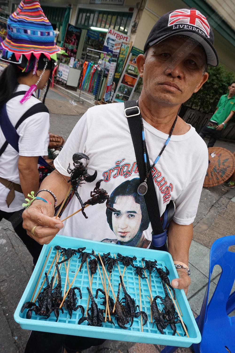 แมงป่องทอดจ้า ตัวละ 100 บาท