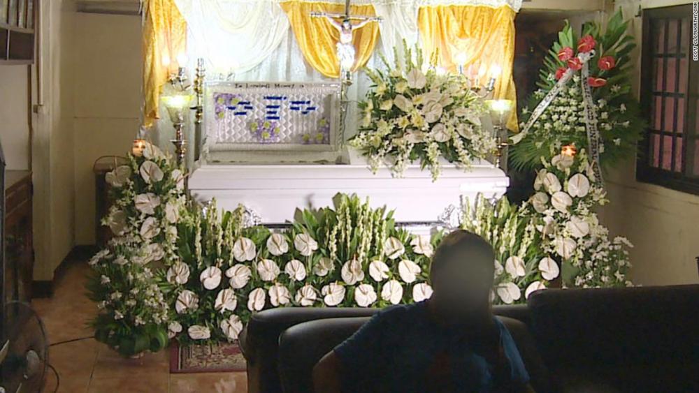 งานศพพี่ชายของเจมี (ภาพ: cnn / Euan McKirdy)