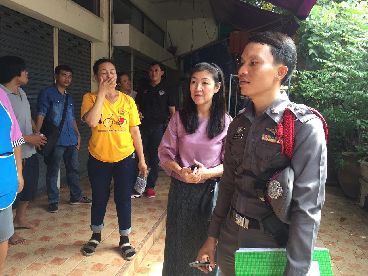 เจ้าของร้านมาดูที่เกิดเหตุพร้อมให้การตำรวจ