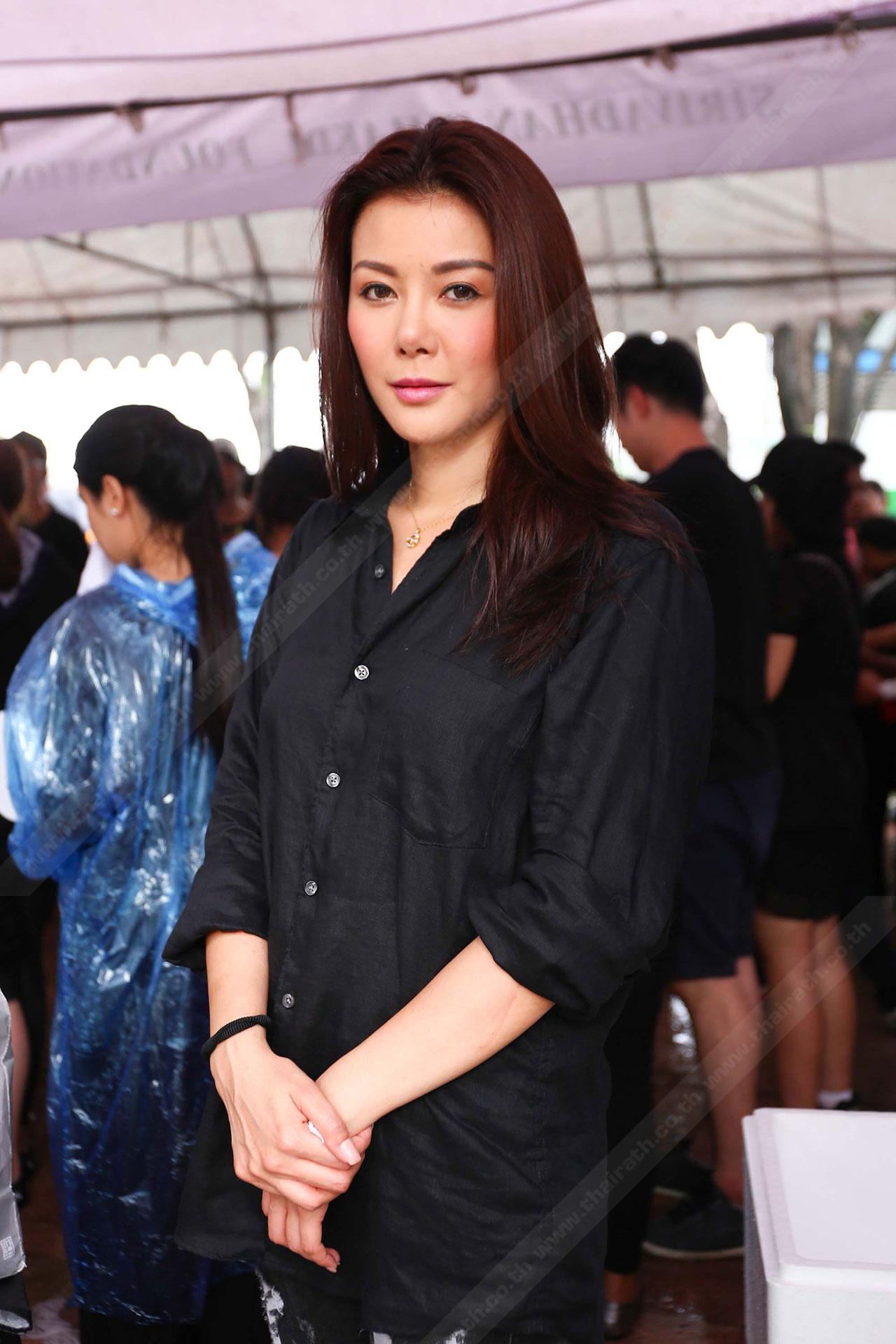 เก๋ ชลลดา