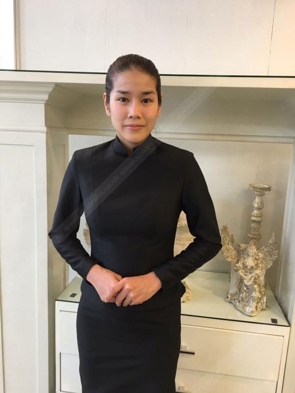 กบ พิมลรัตน์ ในชุดของห้องเสื้อ Emotions Atelier