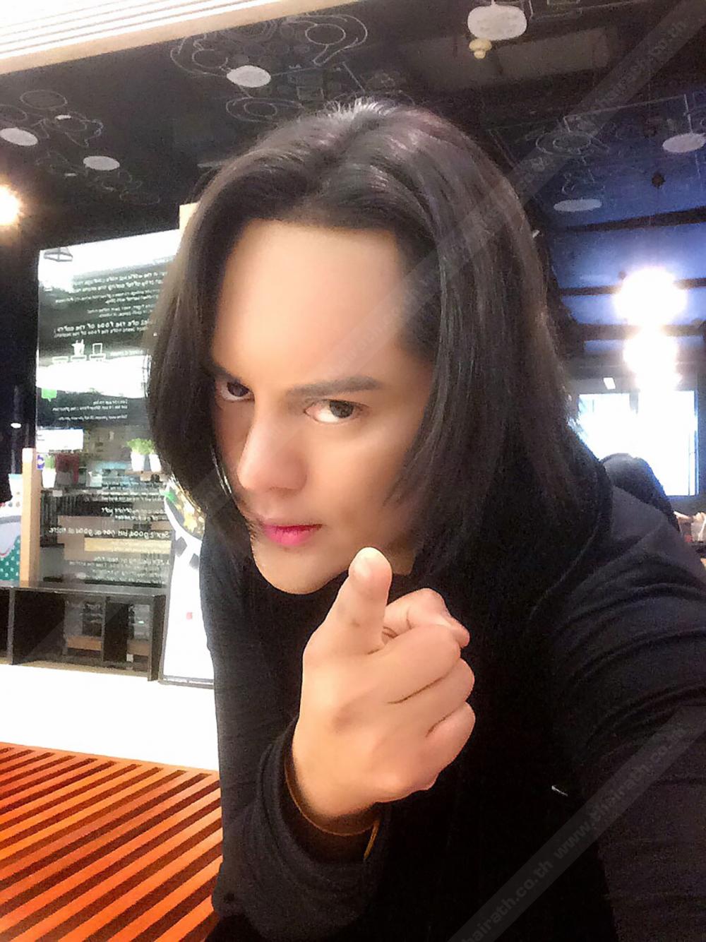 ป๋อง ซีเบท หรือ ณรงค์วิทย์ ทองเนตร ดีไซเนอร์ซุป'ตาร์ แห่งห้องเสื้อซีเบท Zibeth