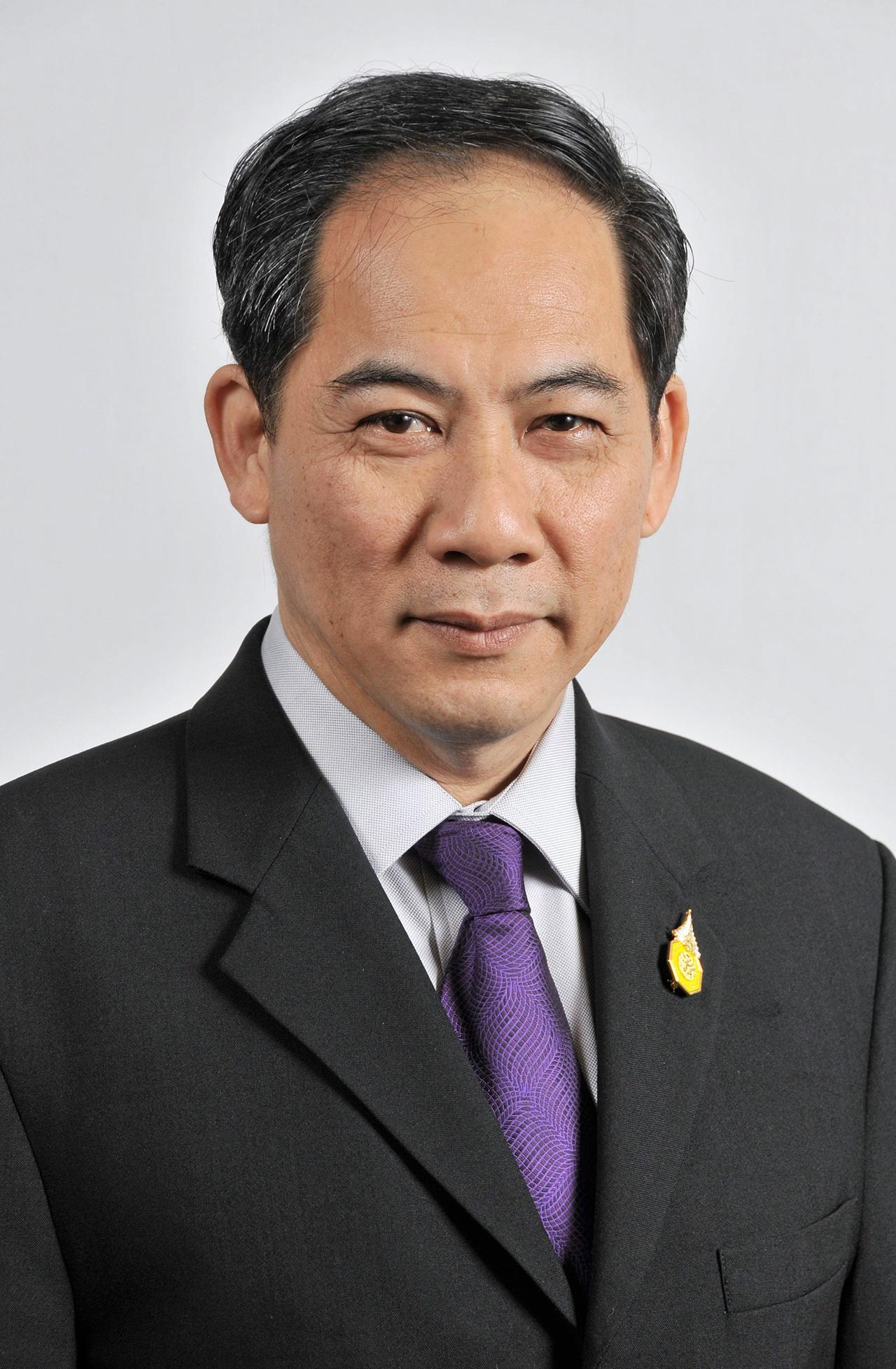 นายอำพน กิตติอำพน