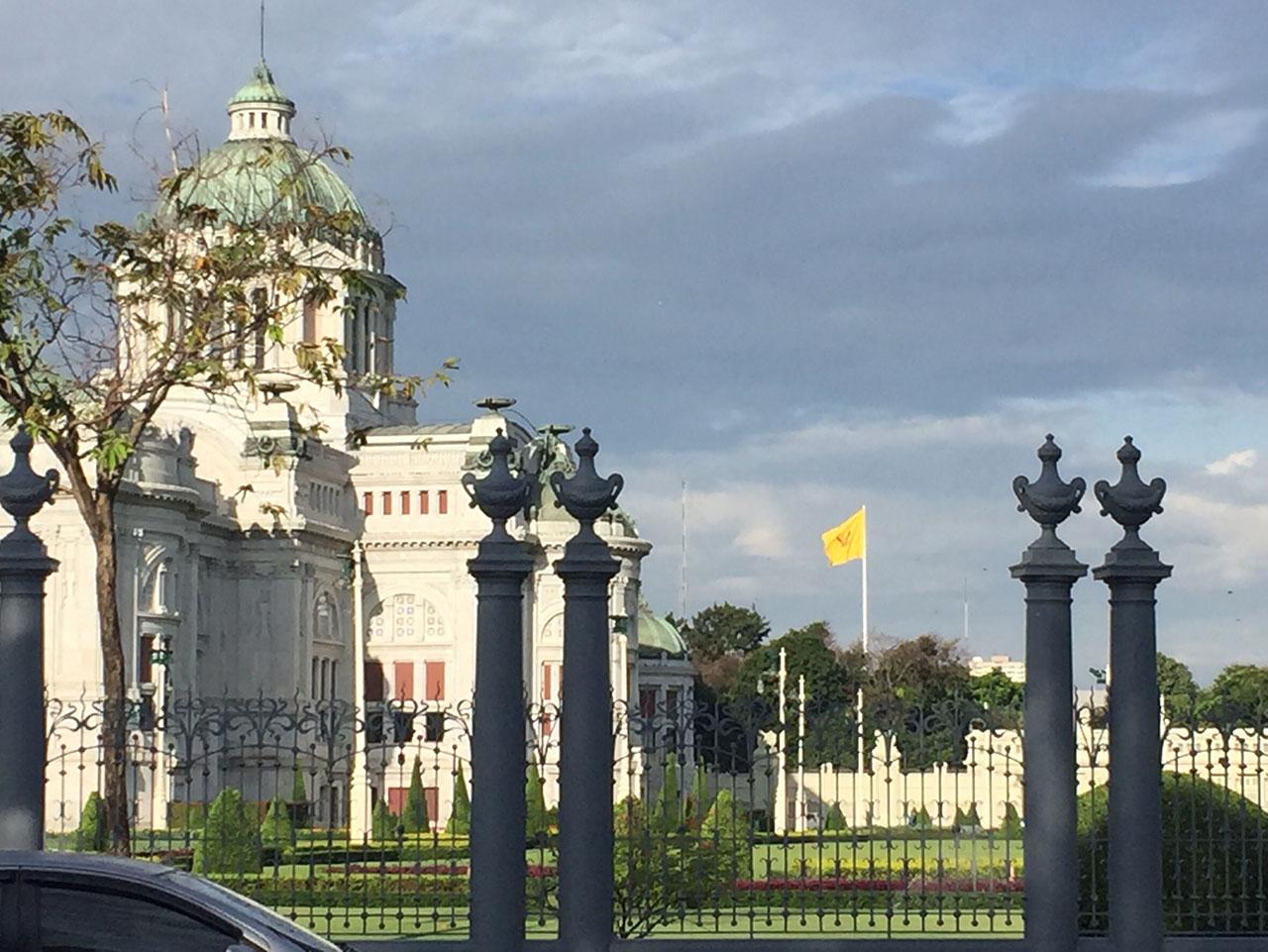 พระที่นั่งอัมพรสถาน พระราชวังดุสิต