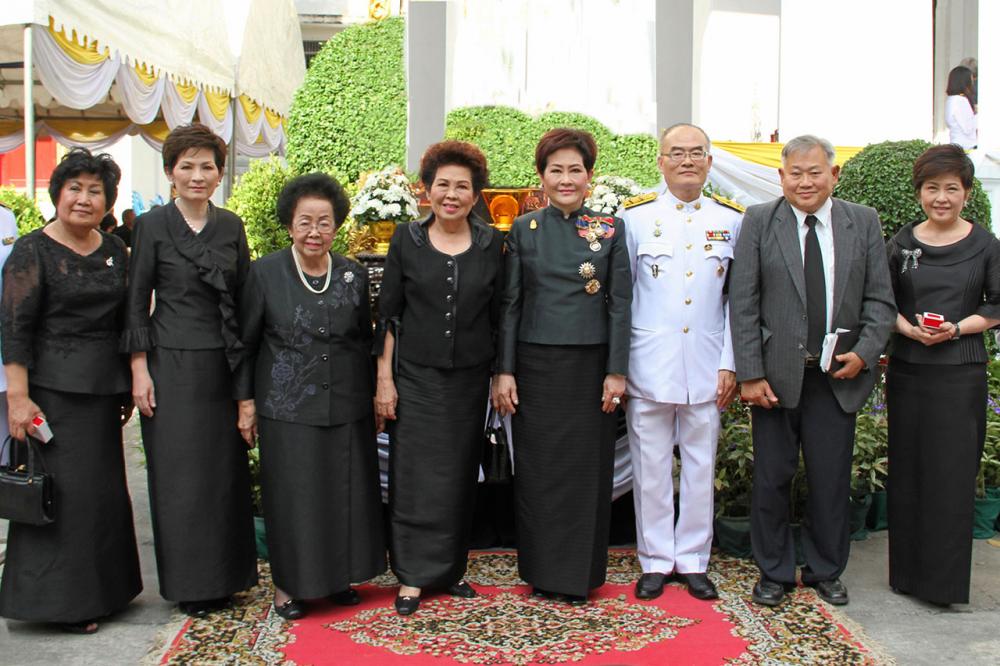 กฐินหลวง คุณหญิงณัฐิกา วัธนเวคิน อังอุบลกุล เป็นประธานในพิธี “ถวายผ้าพระกฐินพระราชทาน” โดยมี มนัส ประจวบจินดา, นันทา บูรณกาญจ์, ดร.นินนาท สาทิสสะรัต, จรรย์สมร วัธนเวคิน และ ขจิตพรรณ ไทยเพ็ชร มาร่วมในพิธีด้วย ที่วัดจักรวรรดิราชาวาสวรมหาวิหาร วันก่อน.