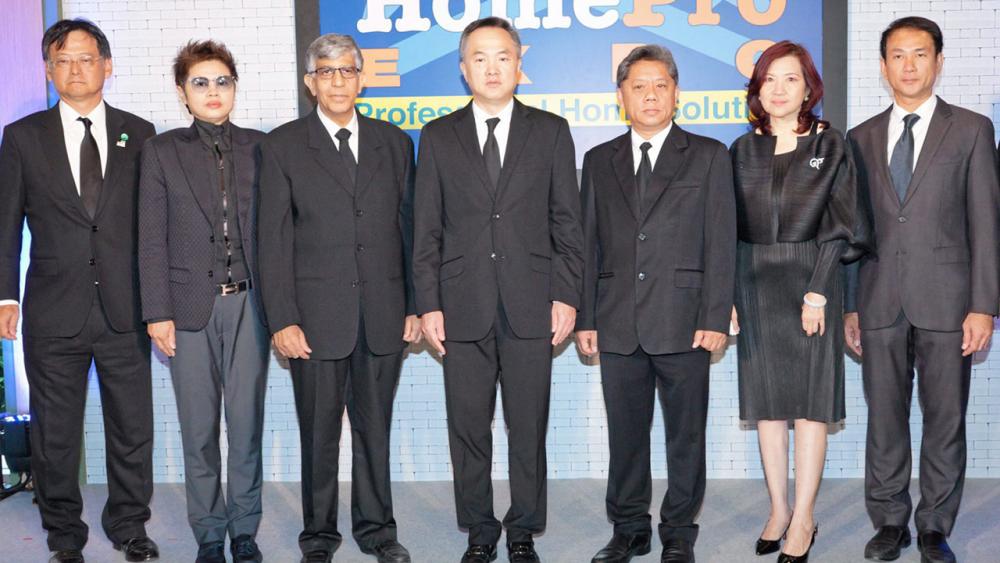 อย่าพลาด คุณวุฒิ ธรรมพรหมกุล และ วีรพันธ์ อังสุมารี เปิดงาน “Homepro EXPO” ครั้งที่ 24 มหกรรมสำหรับคนรักบ้านครบวงจรพร้อมโปรโมชั่นมากมาย จัดถึง 27 พ.ย. โดยมี ชนทัต ชวาลดิฐ, พีรภัทร ศรีสกุลภิญโญ และ ดาลิป กุมารปาวา มาร่วมงานด้วย ที่อิมแพ็ค เมืองทองธานี วันก่อน.