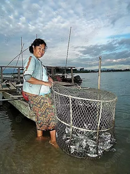 ม่วนชื่น...หลี่ผี-สะบายดี...คอนพะเพ็ง
