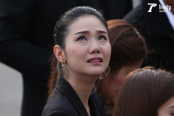 เพื่อนสนิทสมัยมัธยมของจุ๋ม นุสรา มองส่งเพื่อนผ่านฟากฟ้า