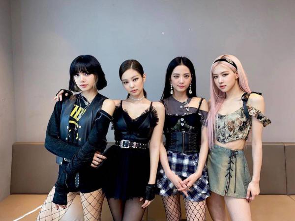 ขอบคุณภาพจากไอจี @blackpinkofficial