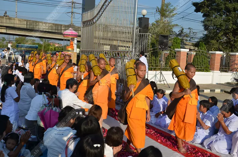 'ธุดงค์ธรรมชัย' พื้นที่ 6 จว.น้ำท่วม ปัดเป่าผองภัย-สร้างบุญใหญ่ให้แผ่นดิน