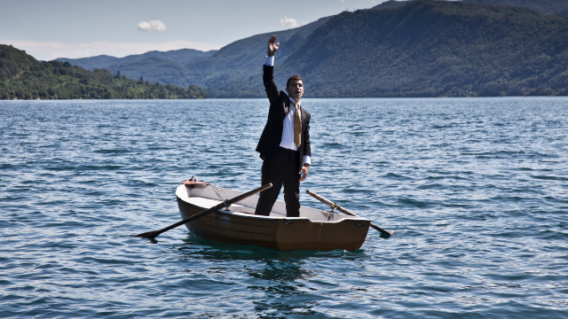 .ทำนายฝันว่านั่งเรือ นั่งเรือใหญ่ นั่งเรือข้ามฟาก สื่อความหมายอย่างไร มีเลขเด็ดตัวไหนบ้าง?.